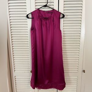 Elie Tahari Silk Sleeveless Shift Dress. Pleated Sheer Hem. Magenta. Sz S(?)